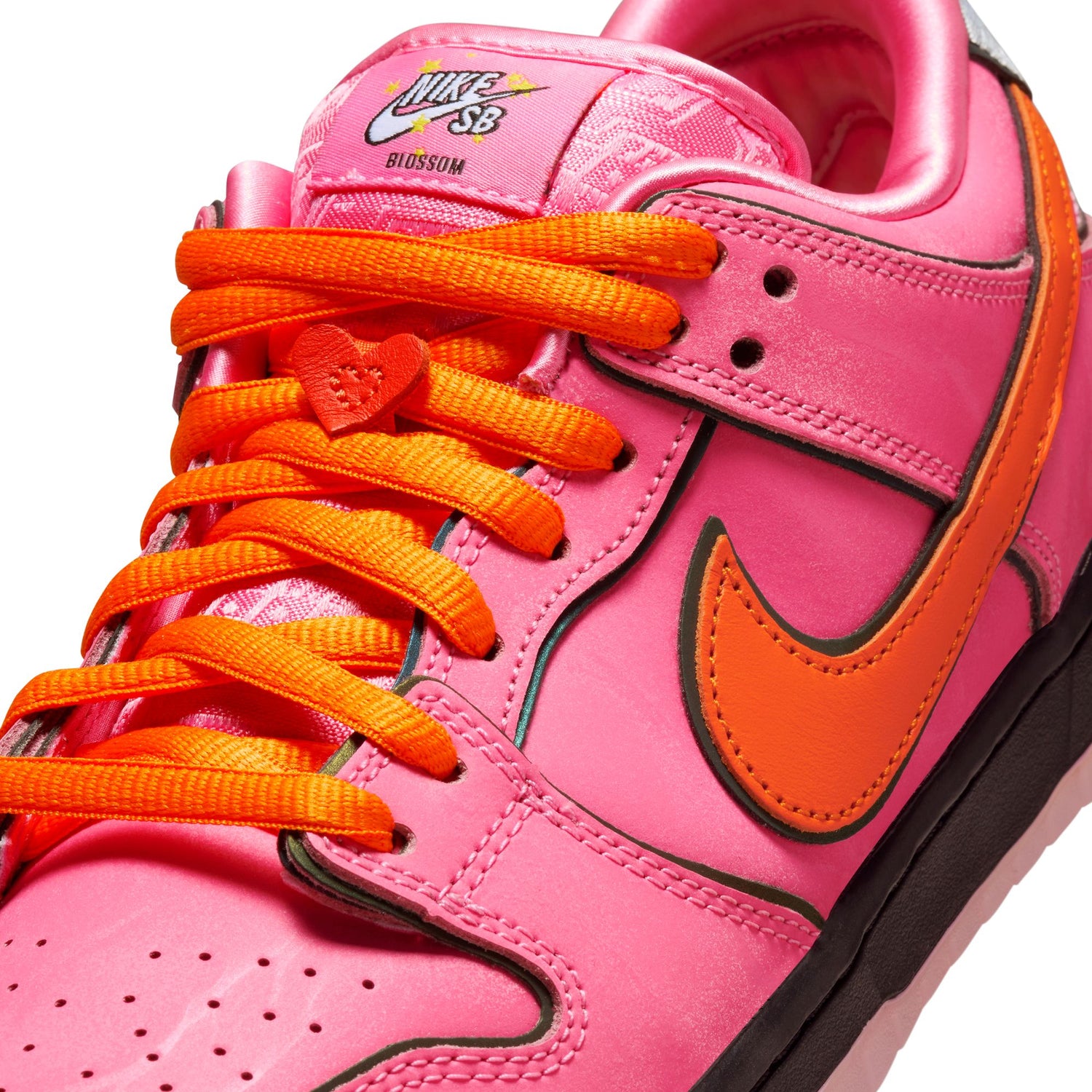 SB DUNK LOW THE POWERPUFF GIRLS 