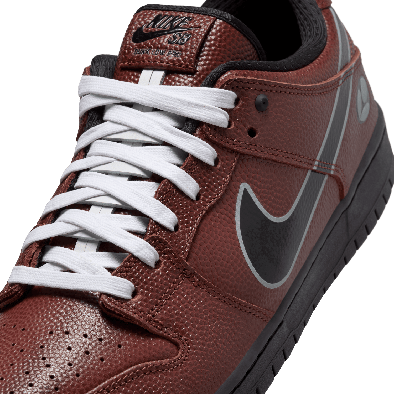 SB DUNK LOW PRO x LIMOSINE SKATEBOARDS