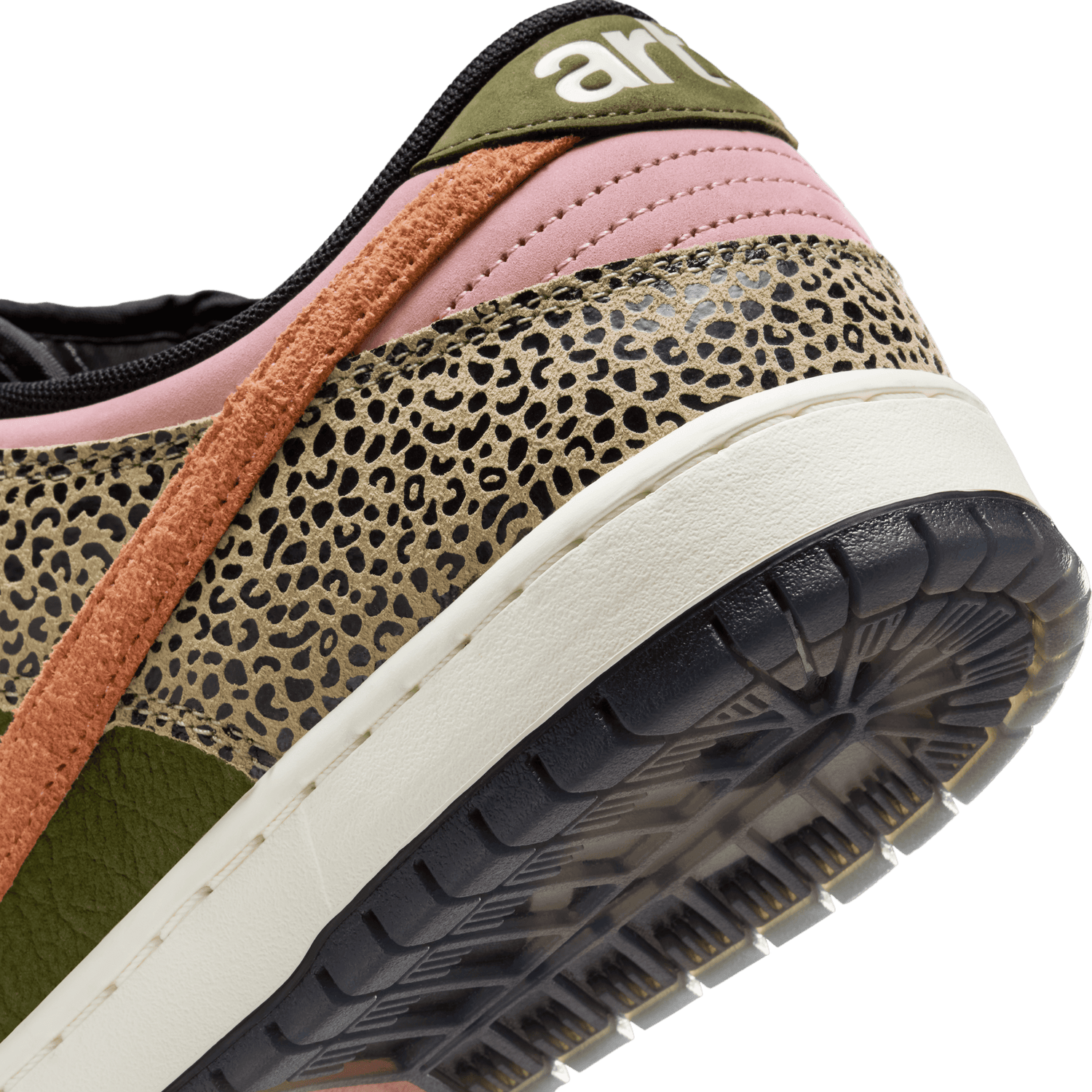 SB DUNK LOW PRO