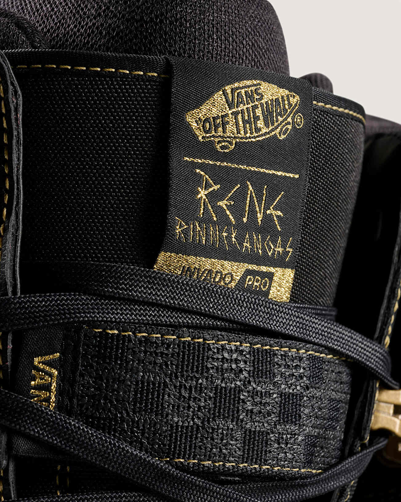 INVADO PRO RENNE RINNEKANGAS BLACK / GOLD