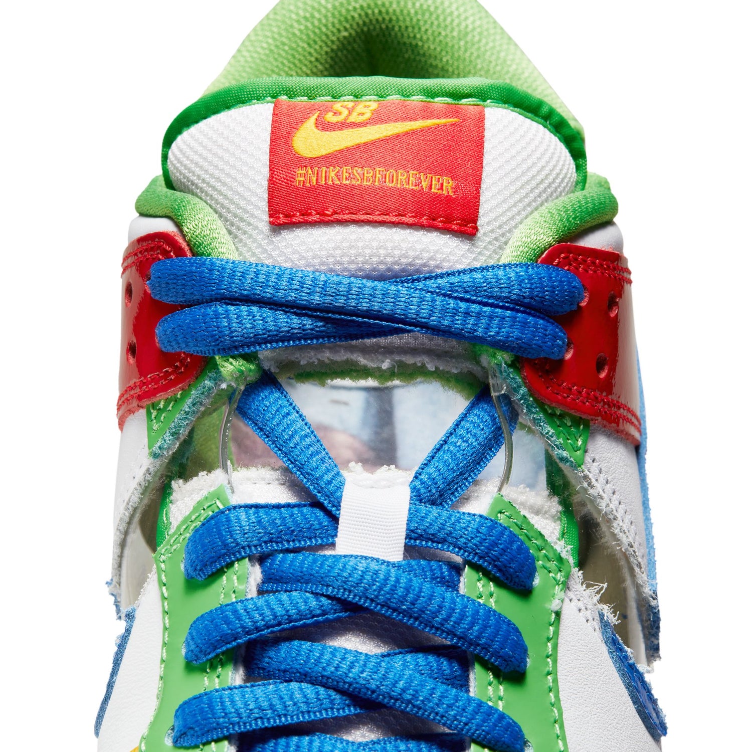 NIKE SB DUNK LOW