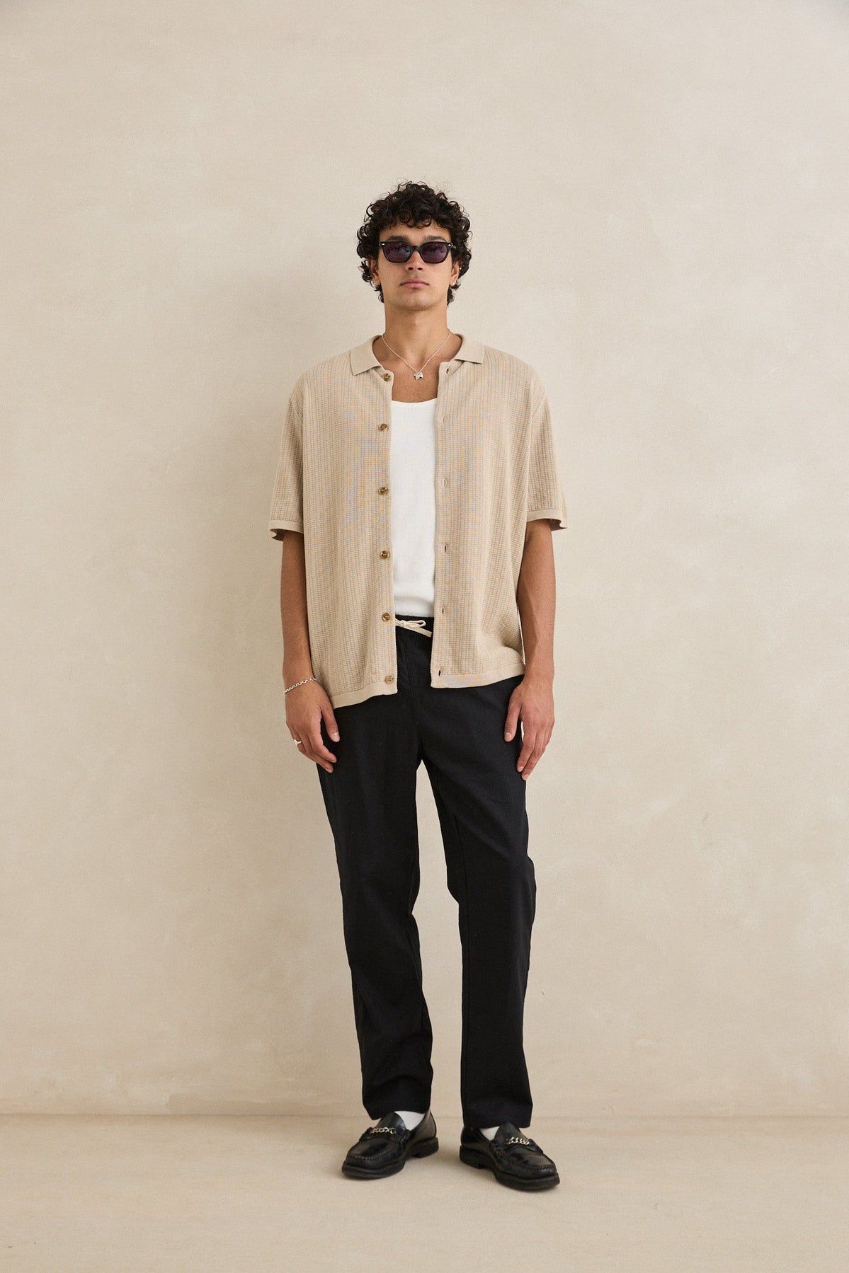 TEXTURED KNIT SS SHIRT STONE