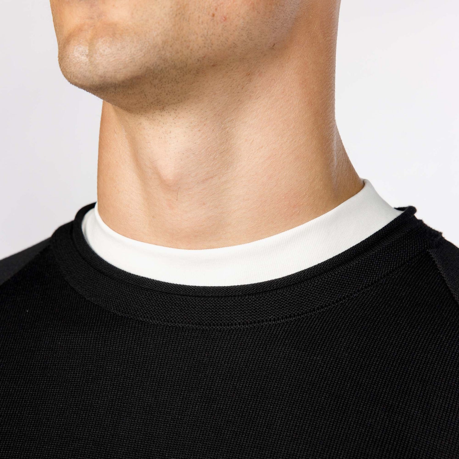 WATER-REPELLENT KNIT PULLOVER BLACK