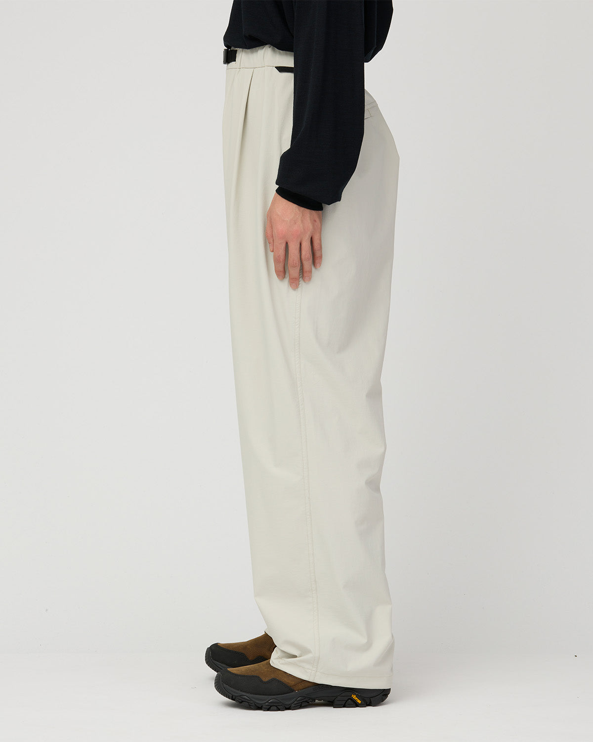 WATER-REPELLENT STRETCH RELAXED PANTS IVORY
