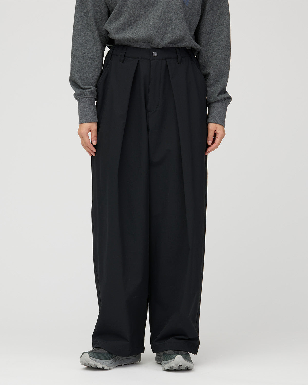 W WATER-REPELLENT STRETCH PANTS BLACK
