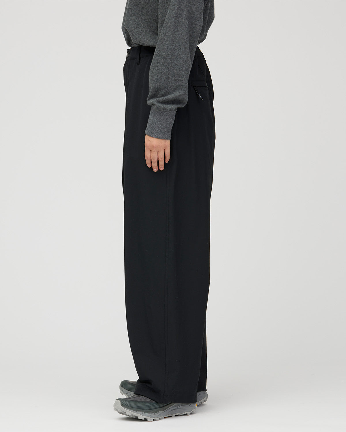 W WATER-REPELLENT STRETCH PANTS BLACK