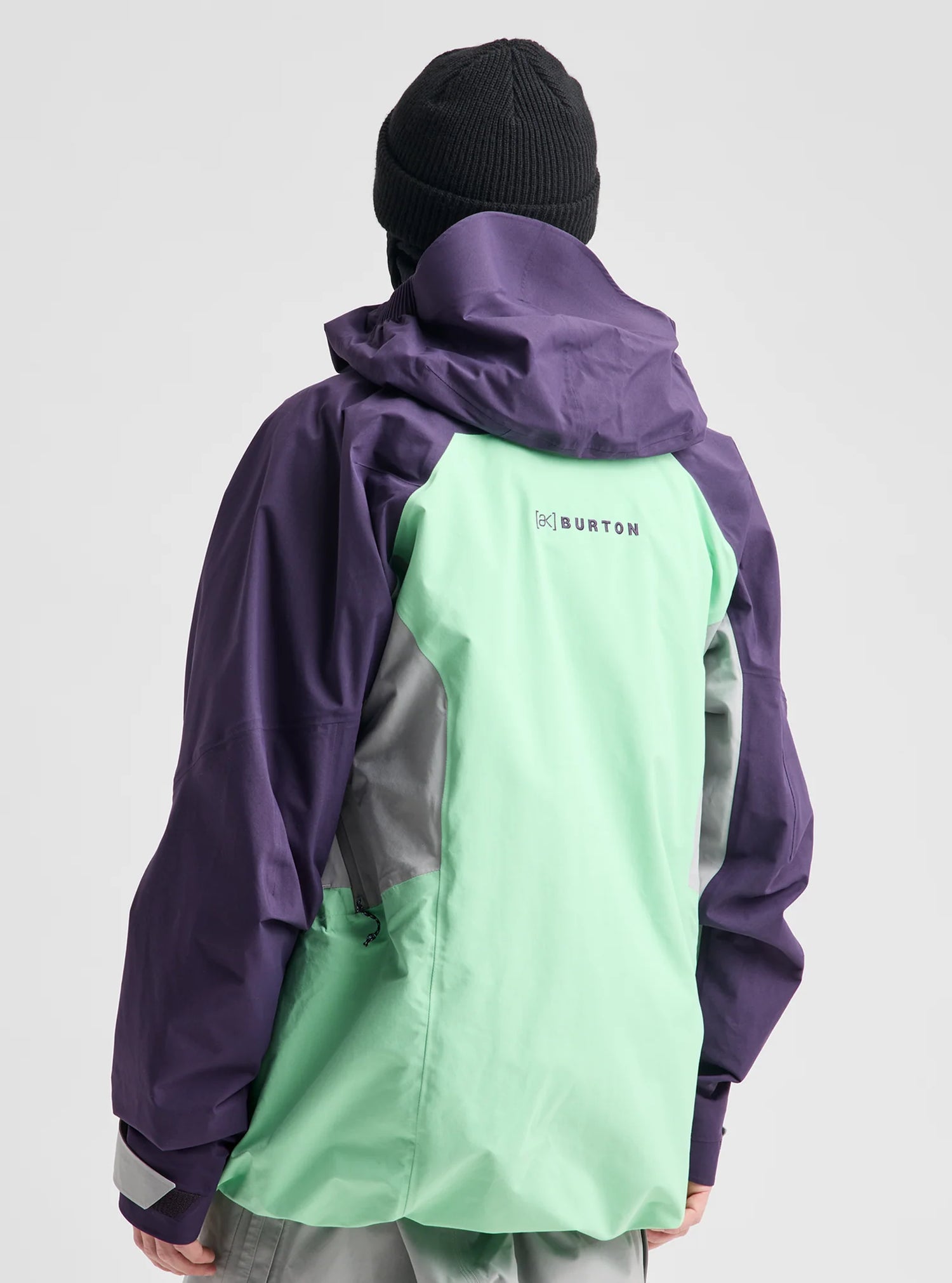 [AK] SWASH  INSULATED GORE-TEX 2L JACKET NIGHTSHADE PURPLE / APPARITION GRAY / GREEN VOLTAGE