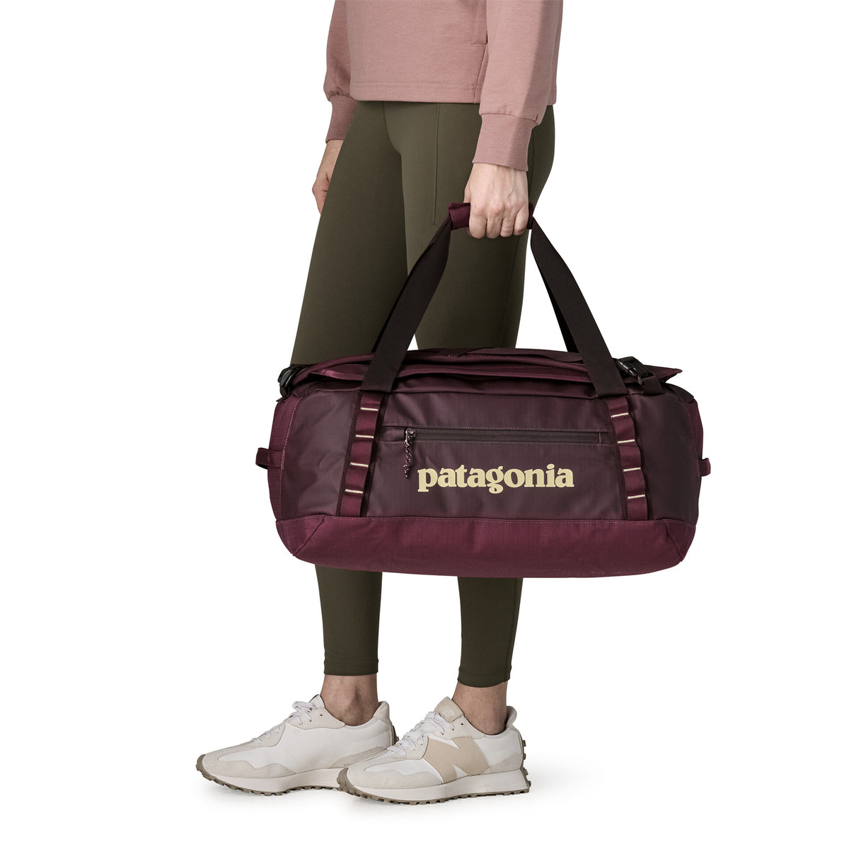 BLACK HOLE DUFFEL 40L BERRY FIG
