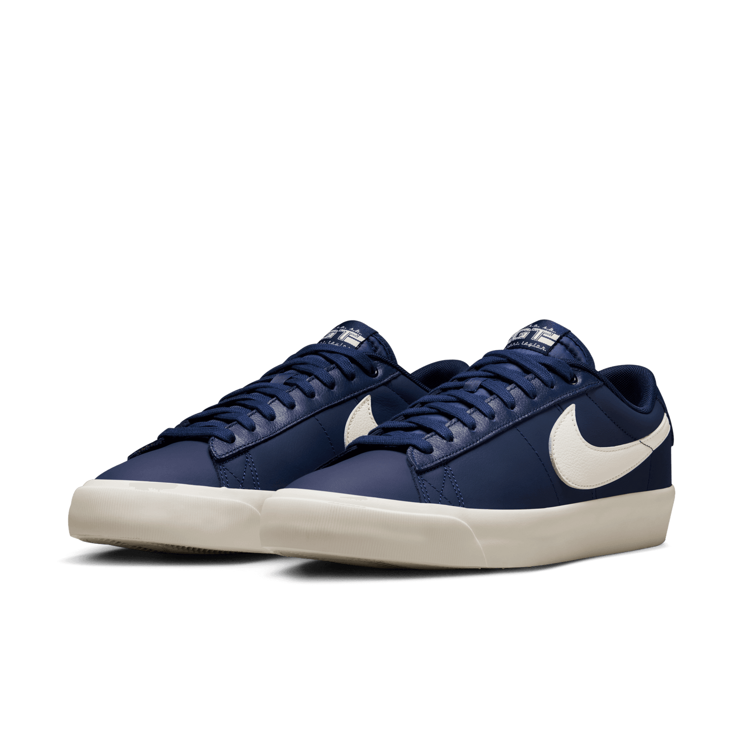 SB BLAZER LOW GT BLUE VOID / SAIL