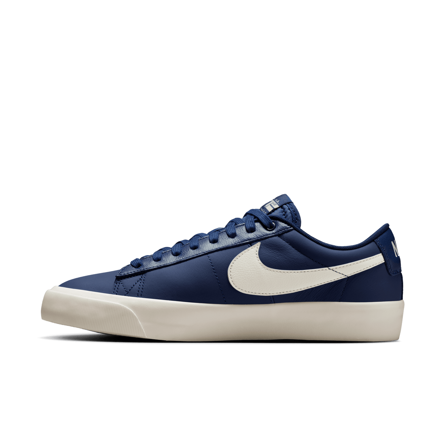 SB BLAZER LOW GT BLUE VOID / SAIL