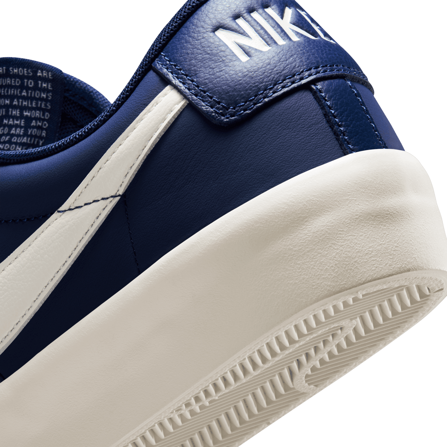 SB BLAZER LOW GT BLUE VOID / SAIL