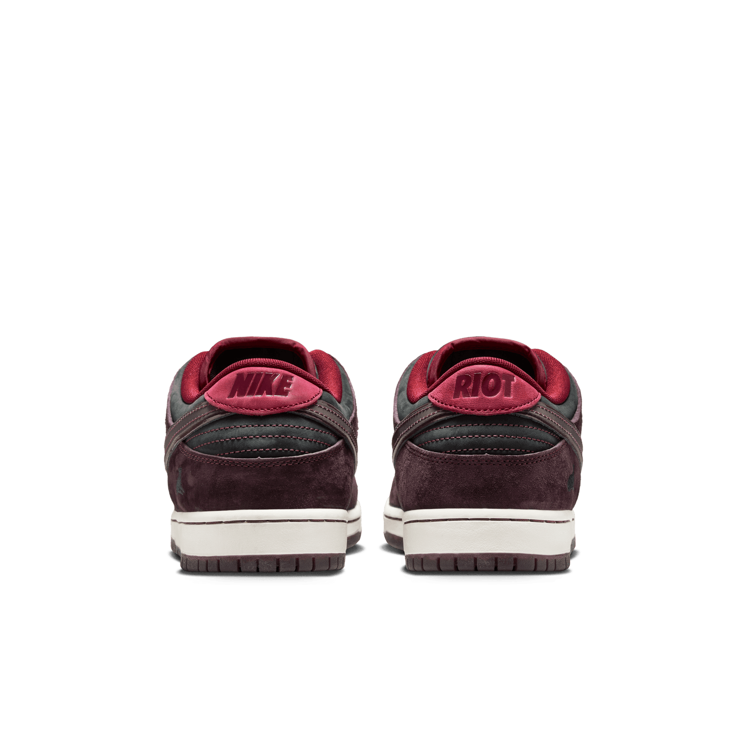 SB DUNK LOW 