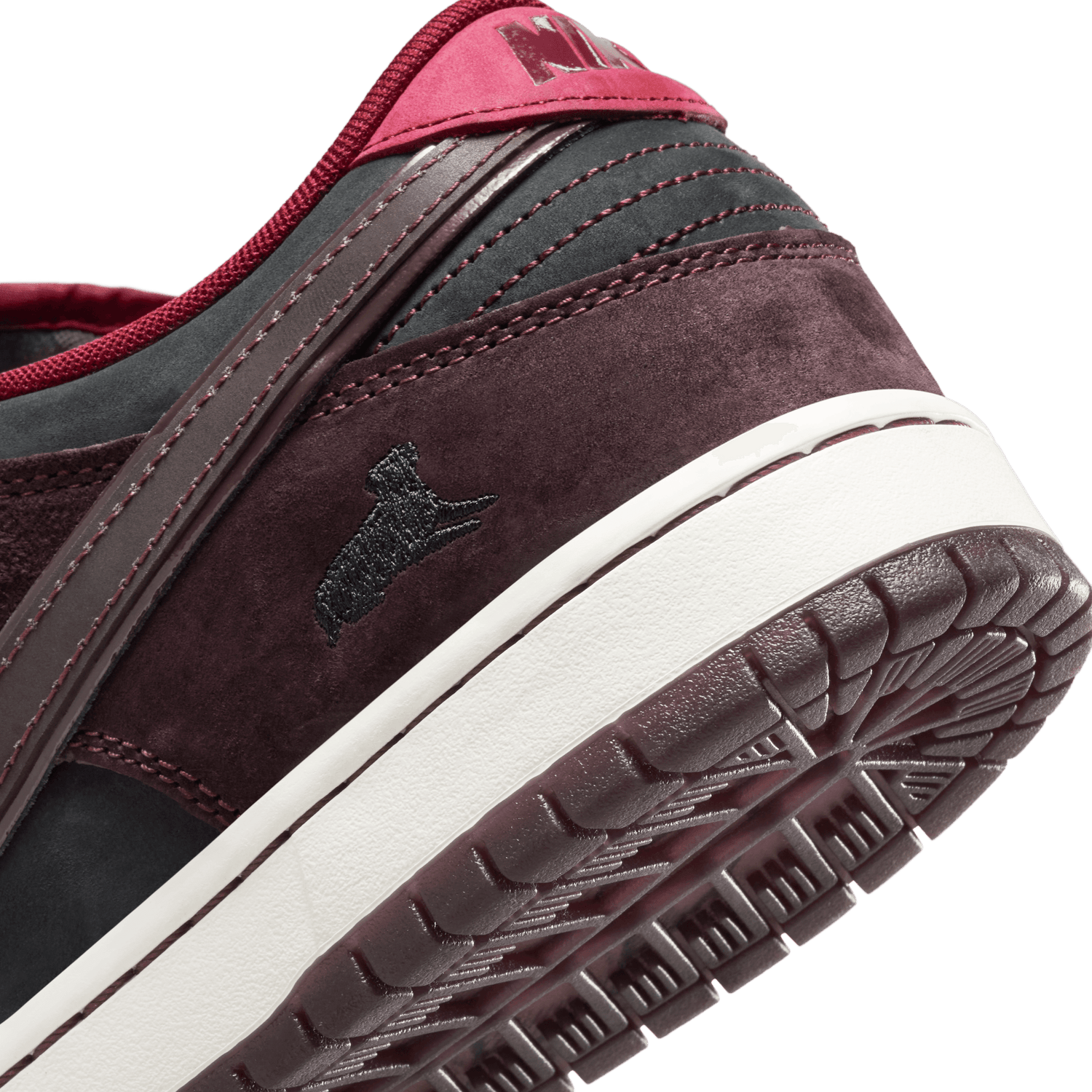 SB DUNK LOW 