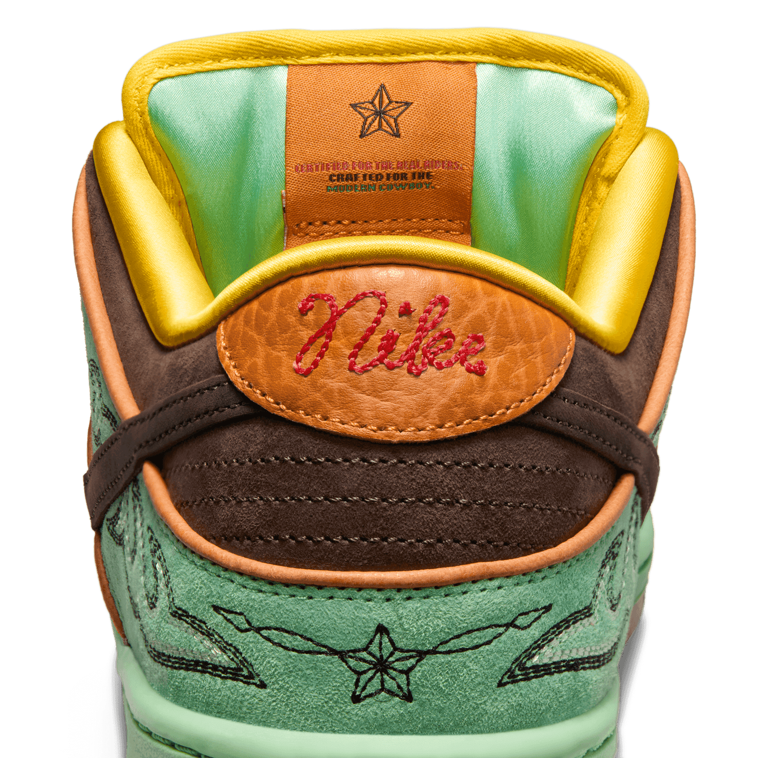 SB DUNK LOW PRO 