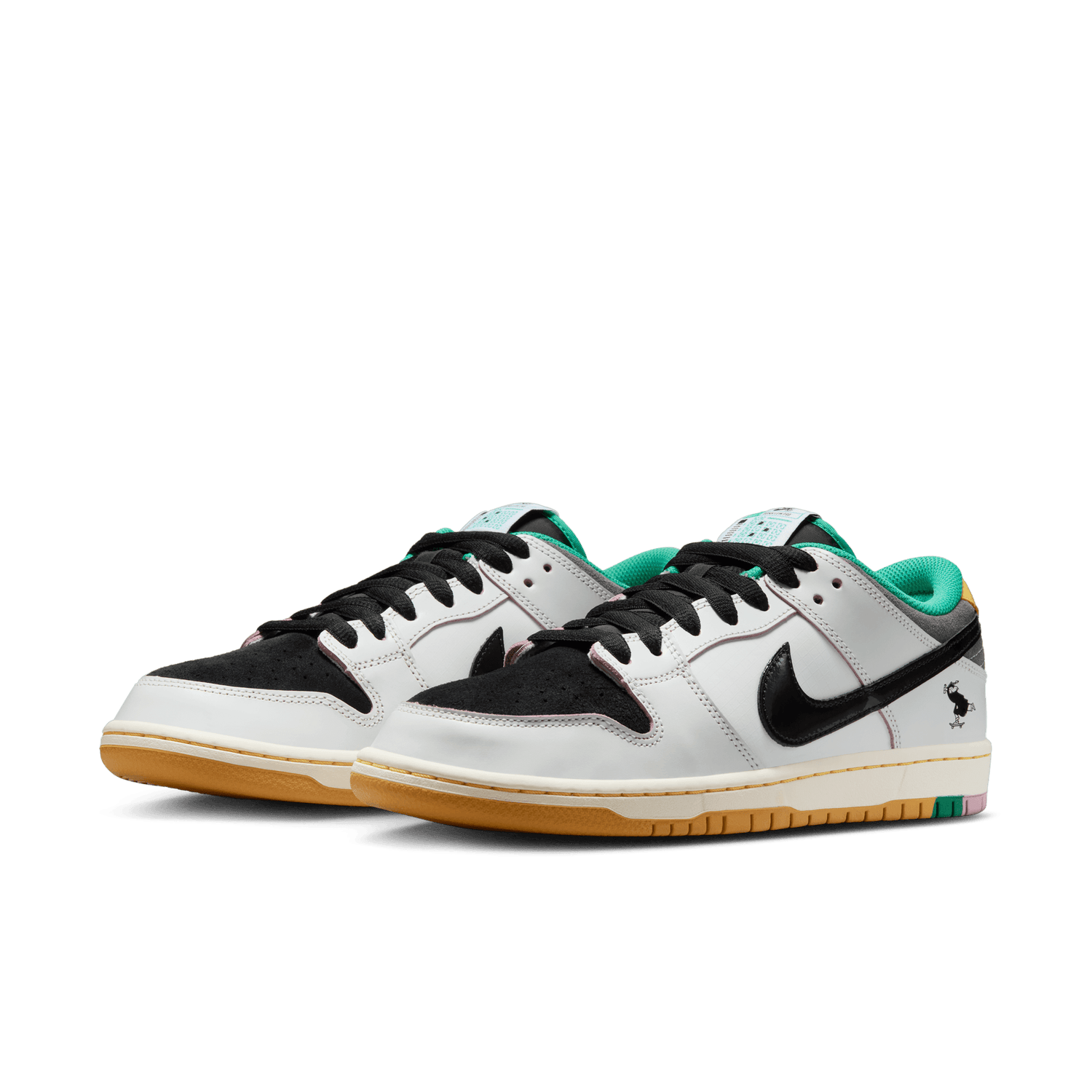 SB DUNK LOW 