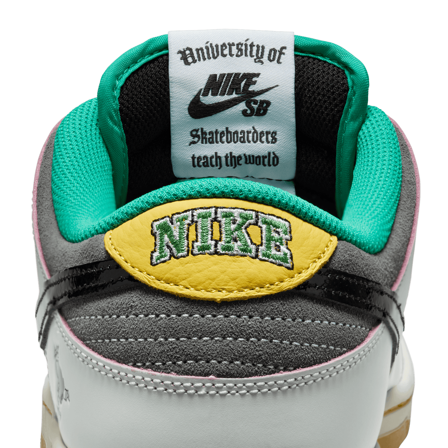 SB DUNK LOW 