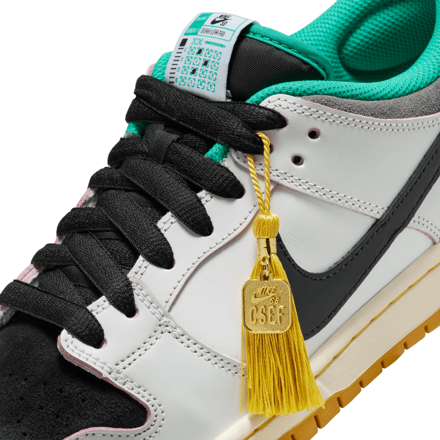 SB DUNK LOW 