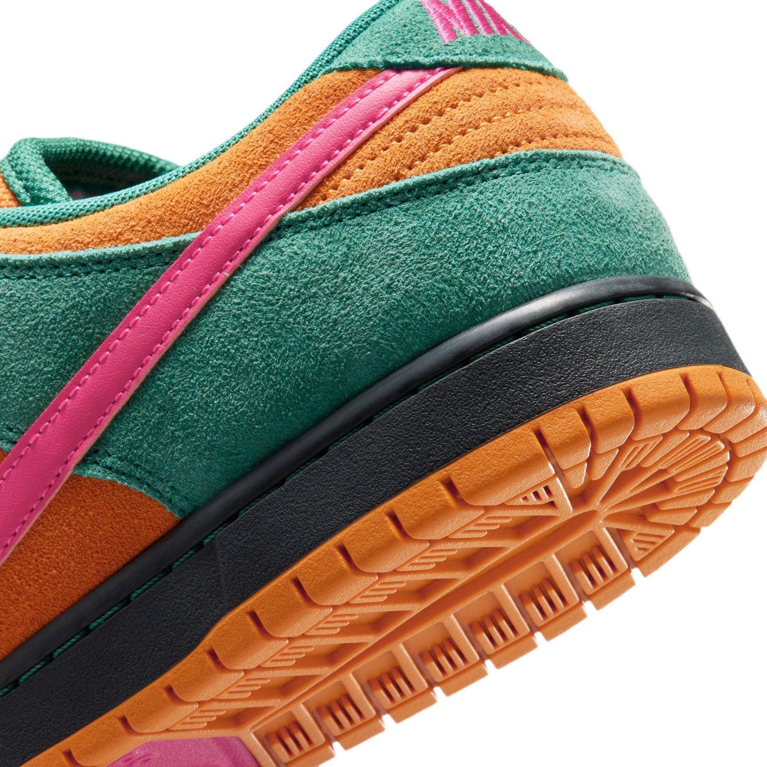 SB DUNK LOW PRO GREEN NOISE / WATERMELON / LIGHT CURRY