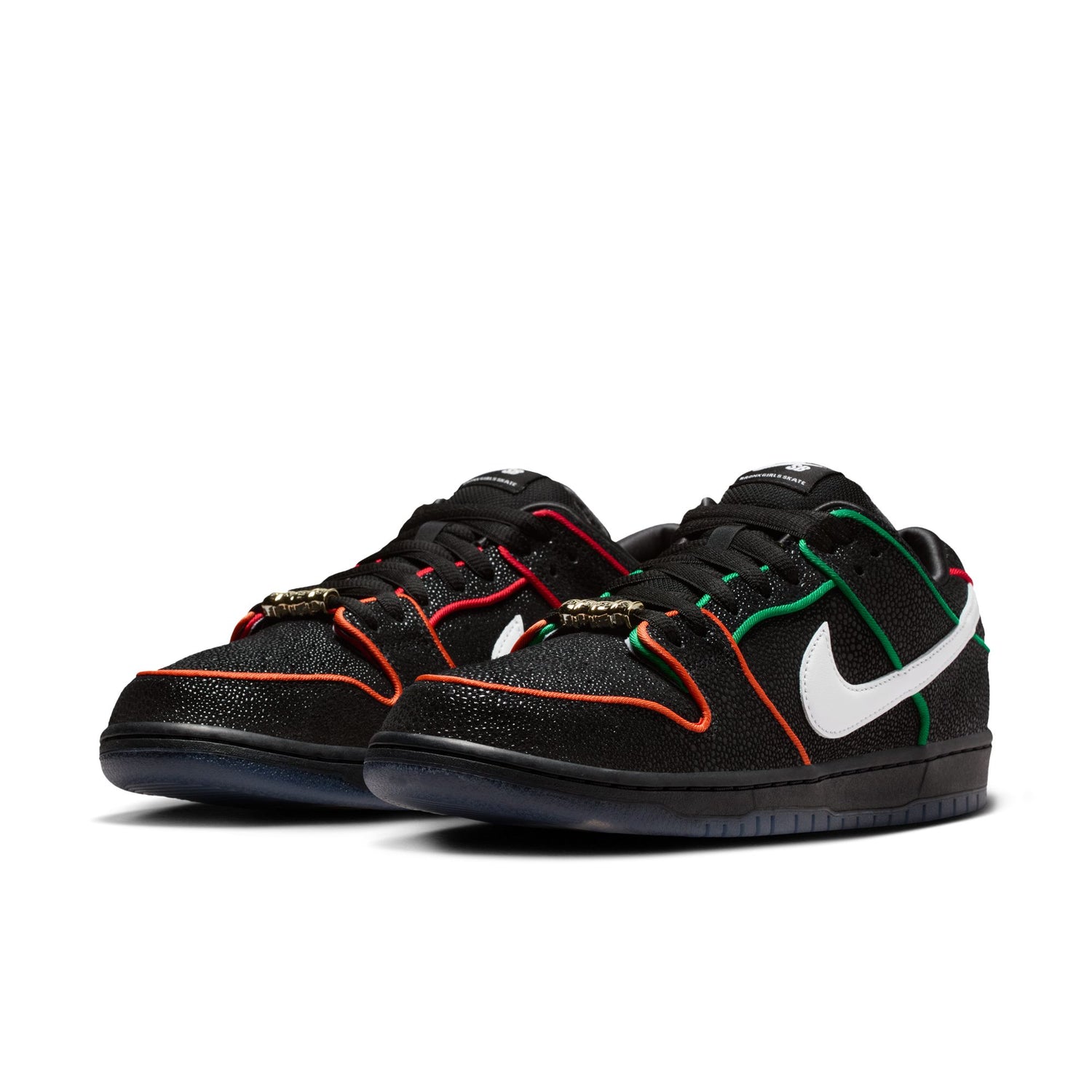 SB DUNK LOW 