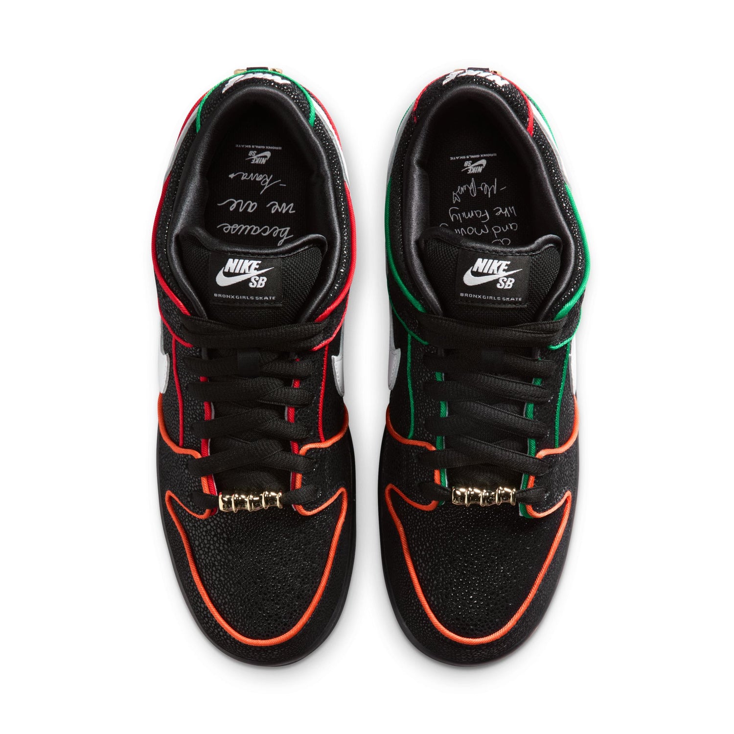 SB DUNK LOW 