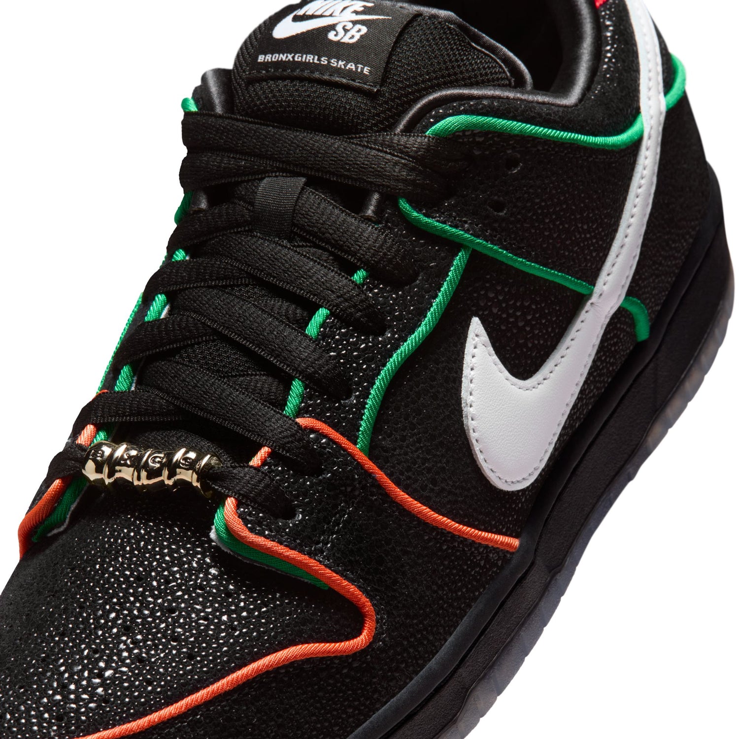 SB DUNK LOW 