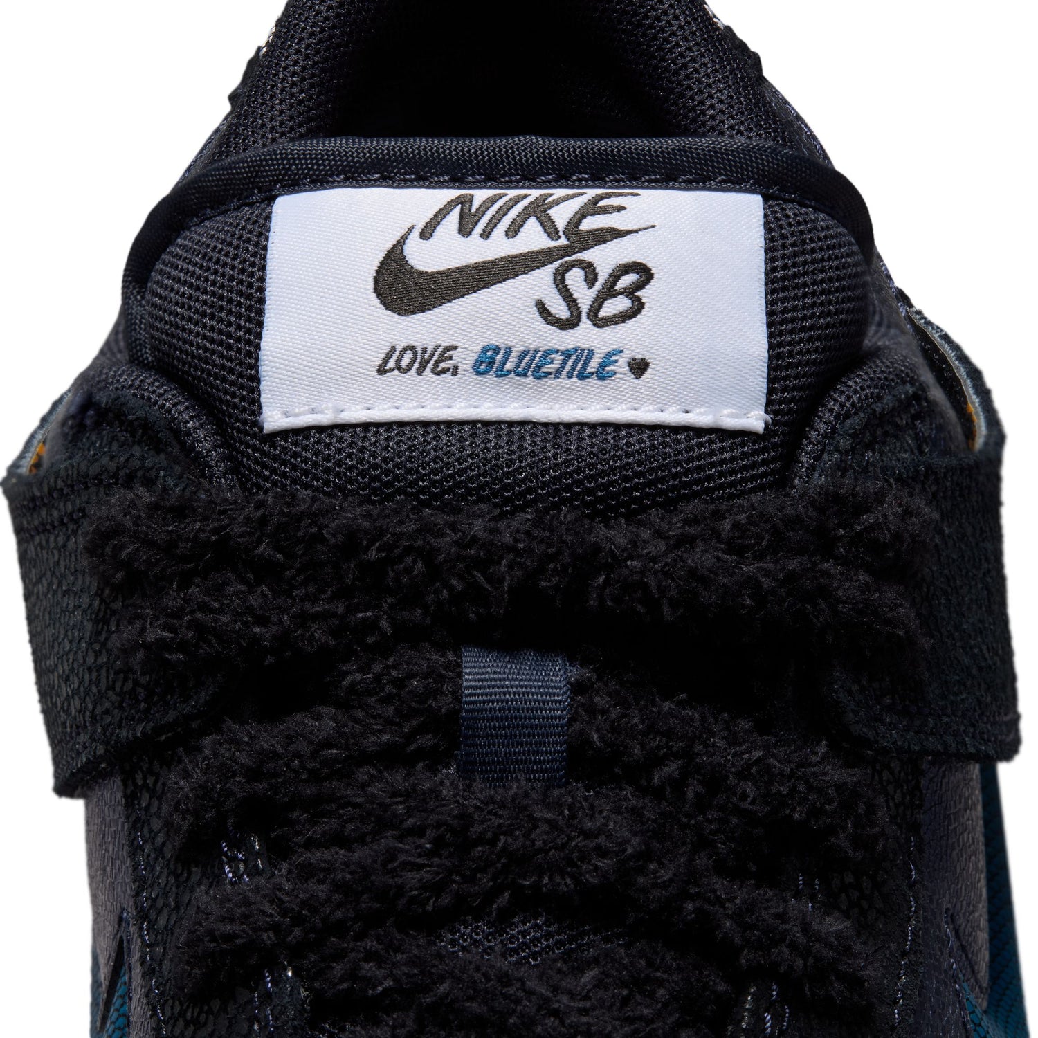 SB DUNK LOW 
