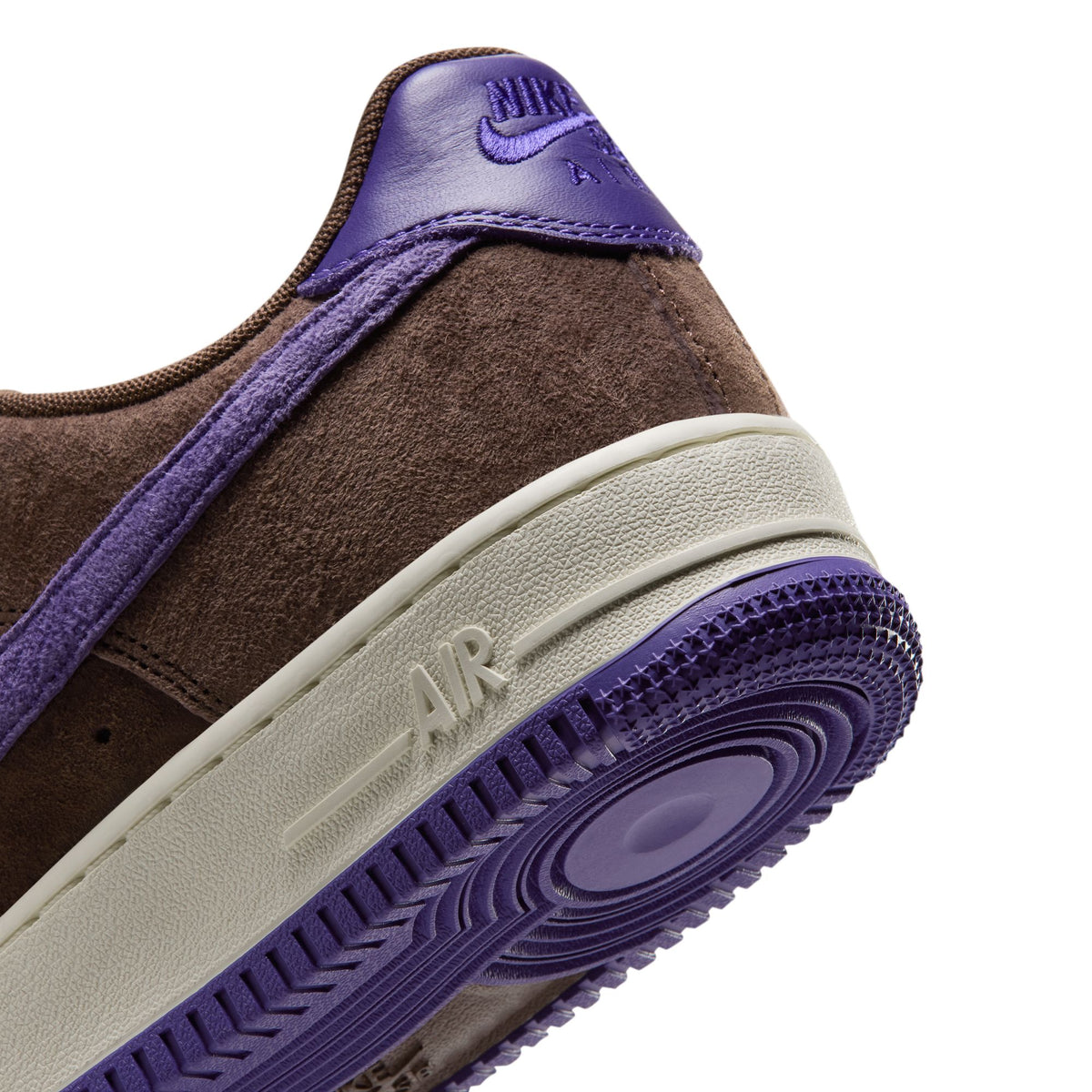 SB AIR FORCE 1 SE LIGHT CHOCOLATE / COURT PURPLE / SAIL