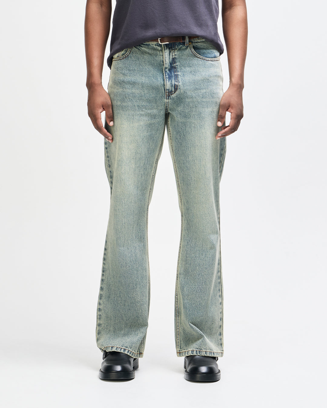 CURVE LINE BOOTCUT JEAN DIRTY DENIM