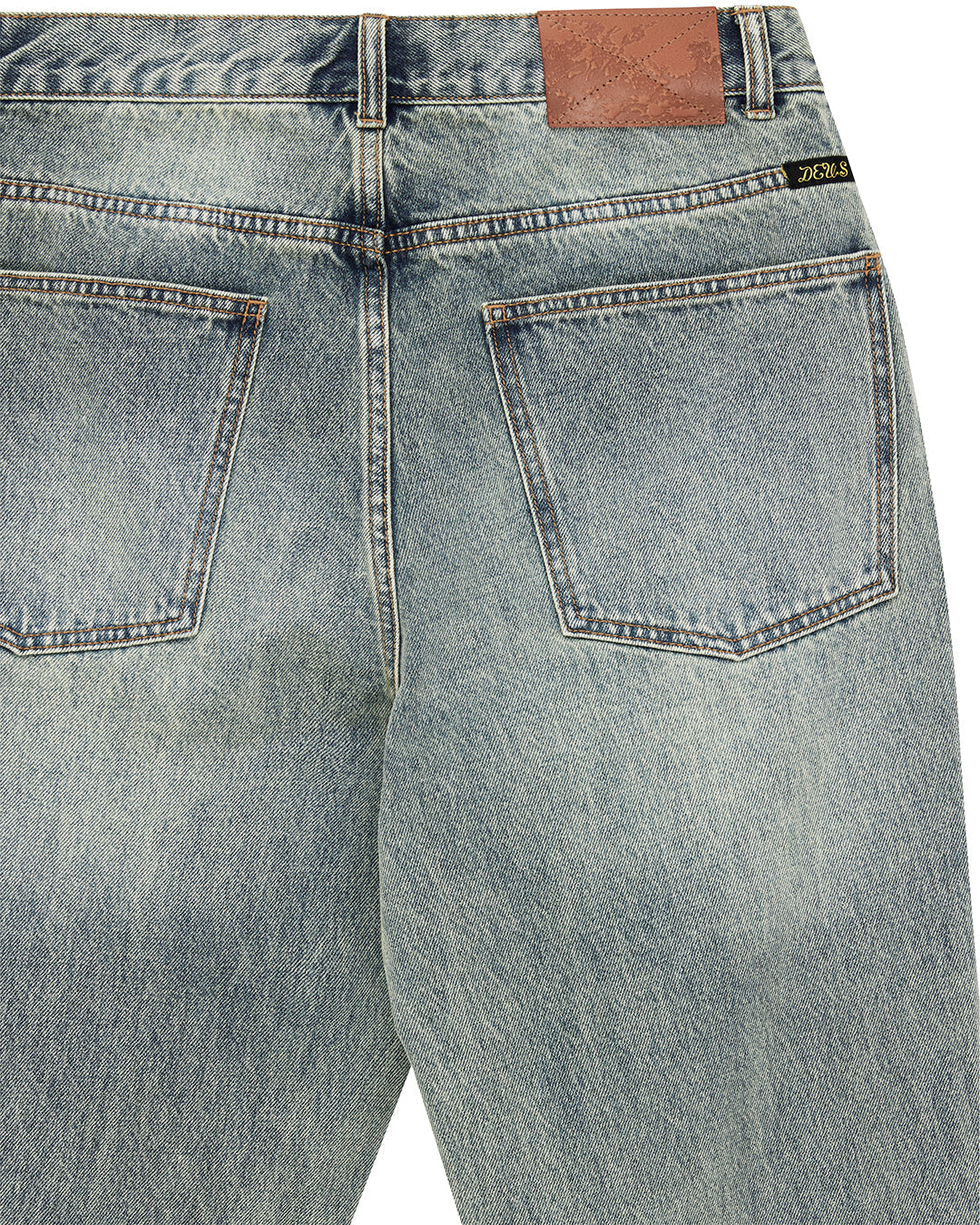 CURVE LINE BOOTCUT JEAN DIRTY DENIM