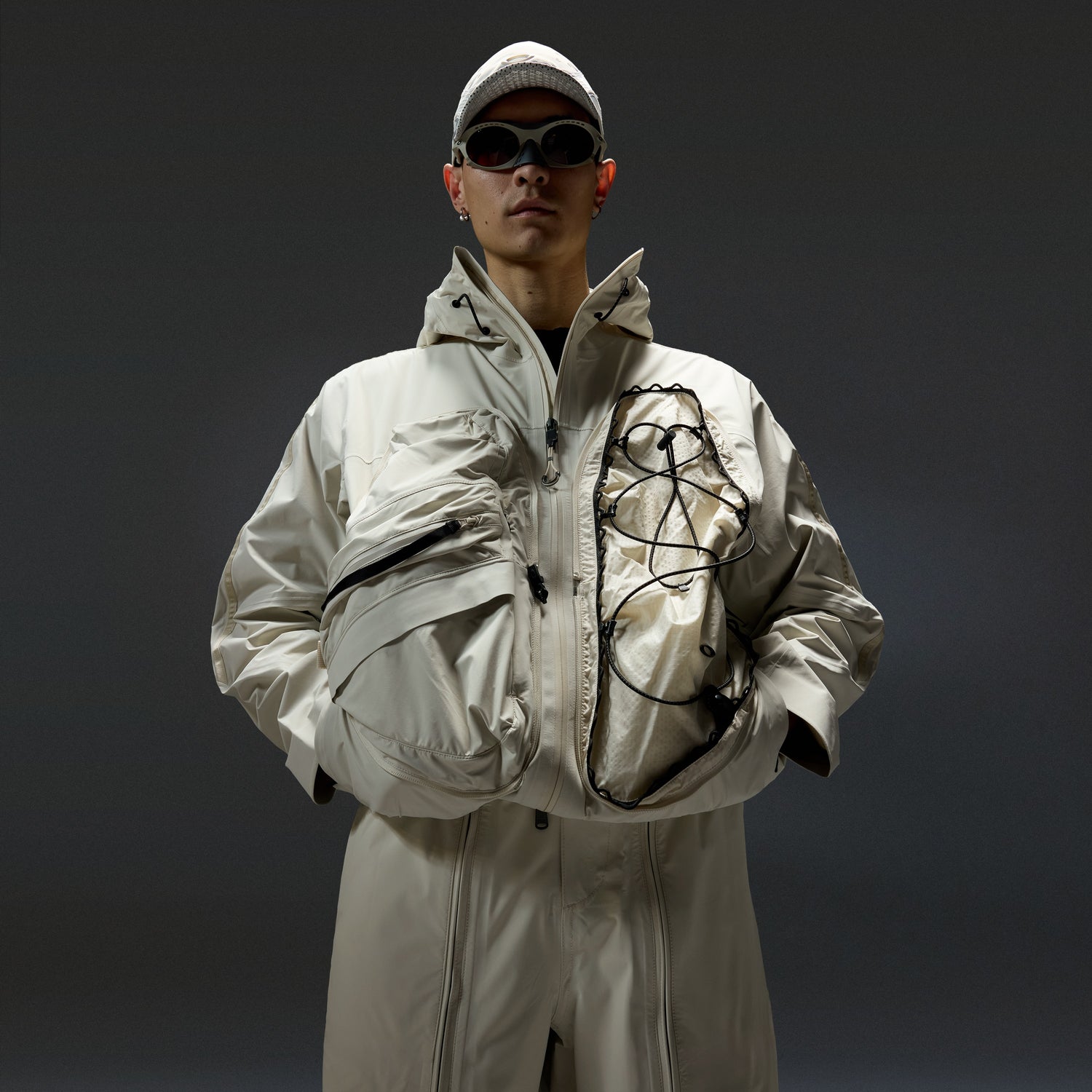 LATITUDE VEIL SLINGPACK JACKET MIST