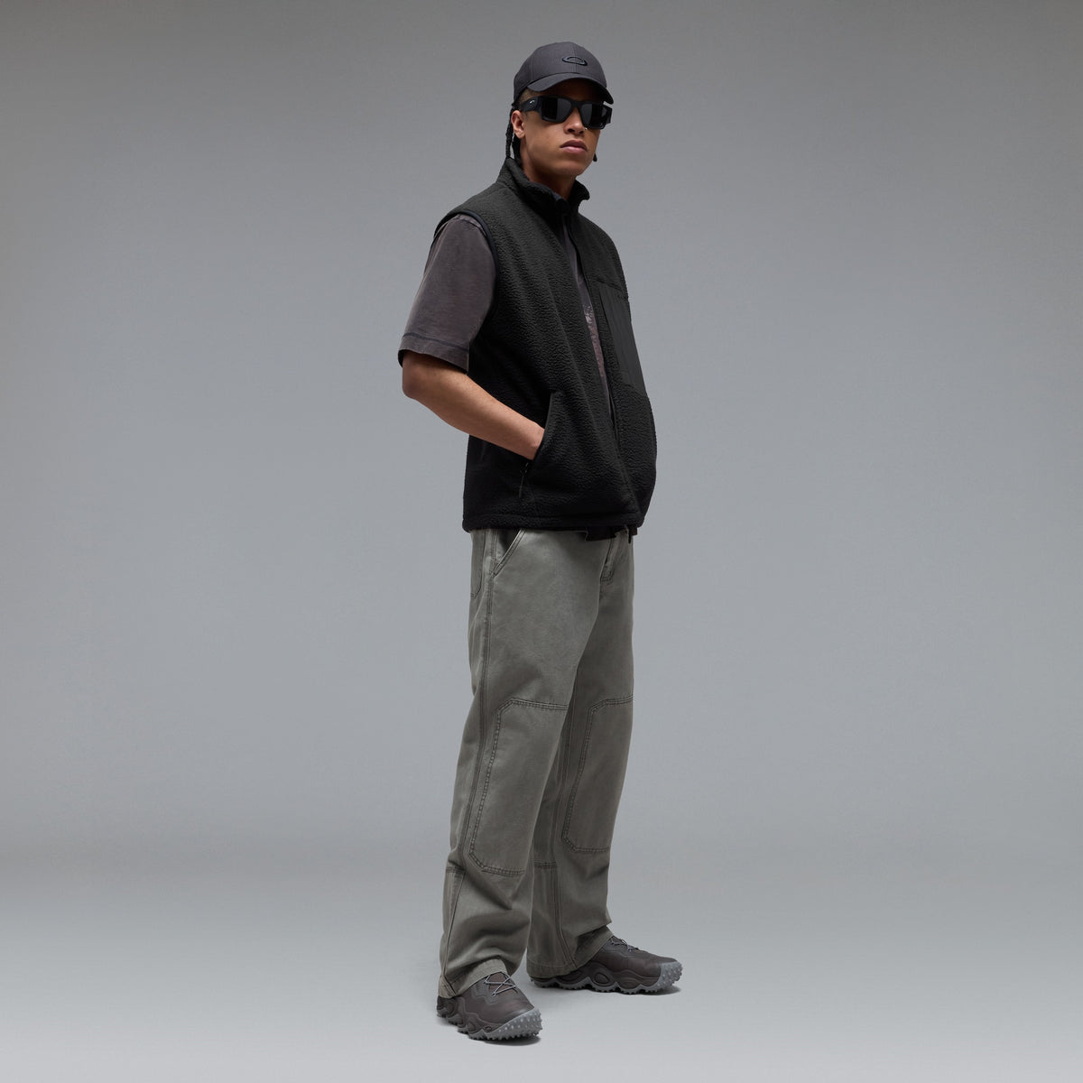 SNOWDRIFT SHERPA VEST PITCH BLACK