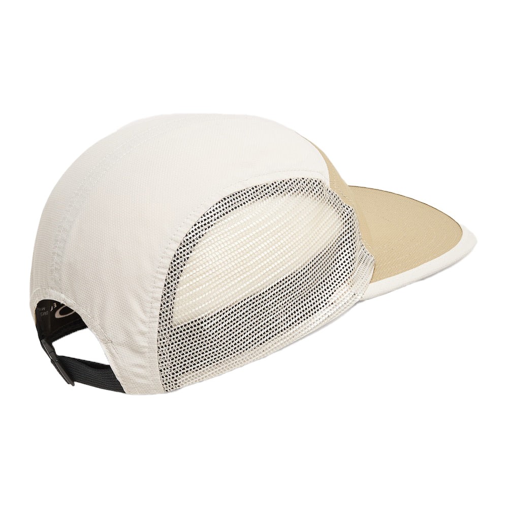 LATITUDE ARC CAP PEBBLE / MIST