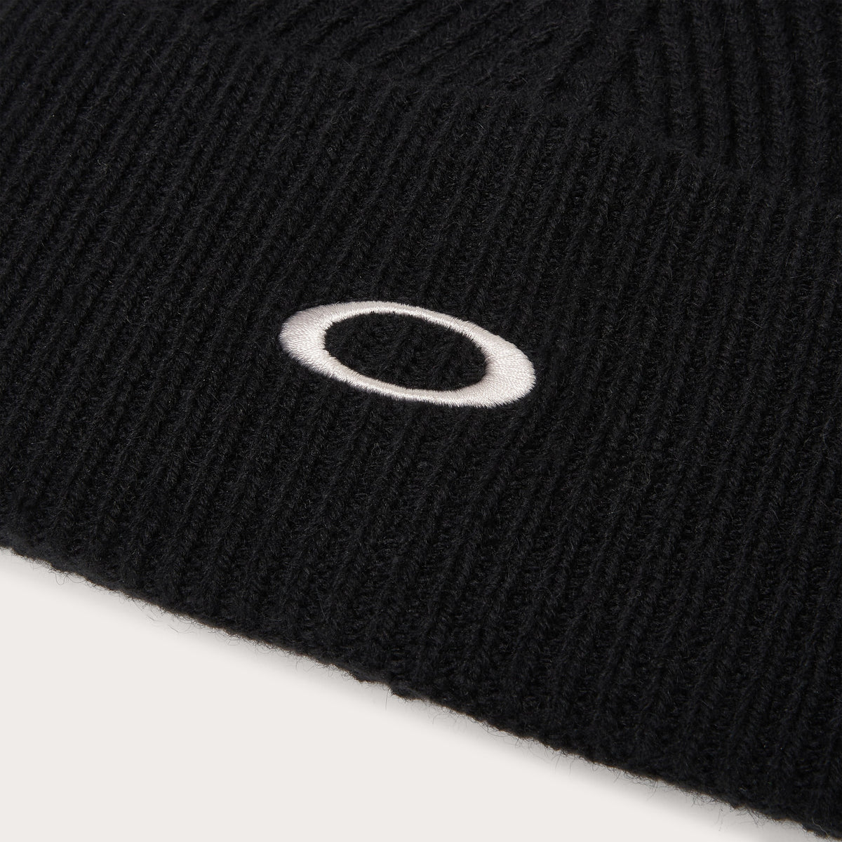 ELLIPSE RIBBED BEANIE BLACKOUT