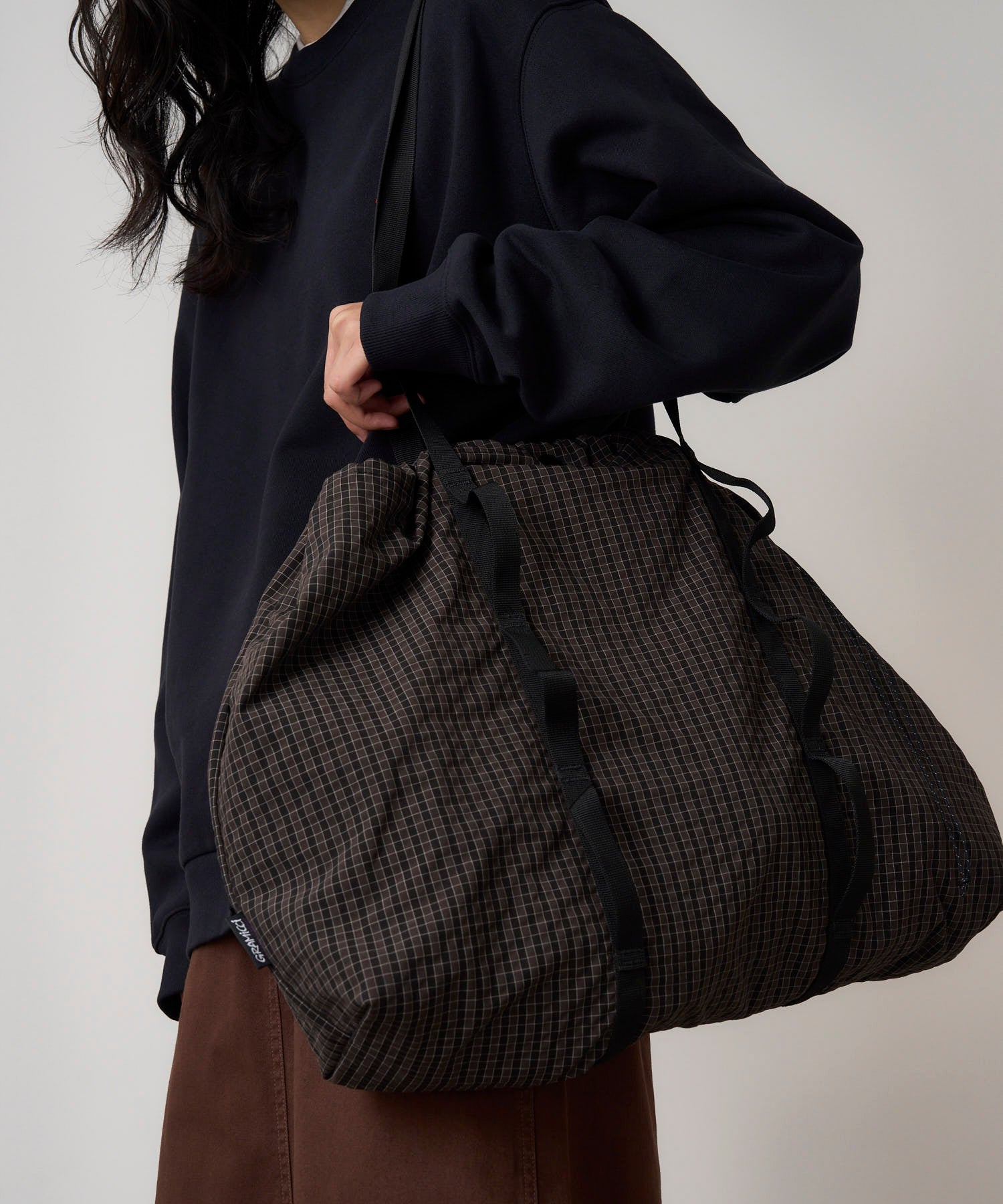 PLAID CLIMBING TOTE DEEP BROWN
