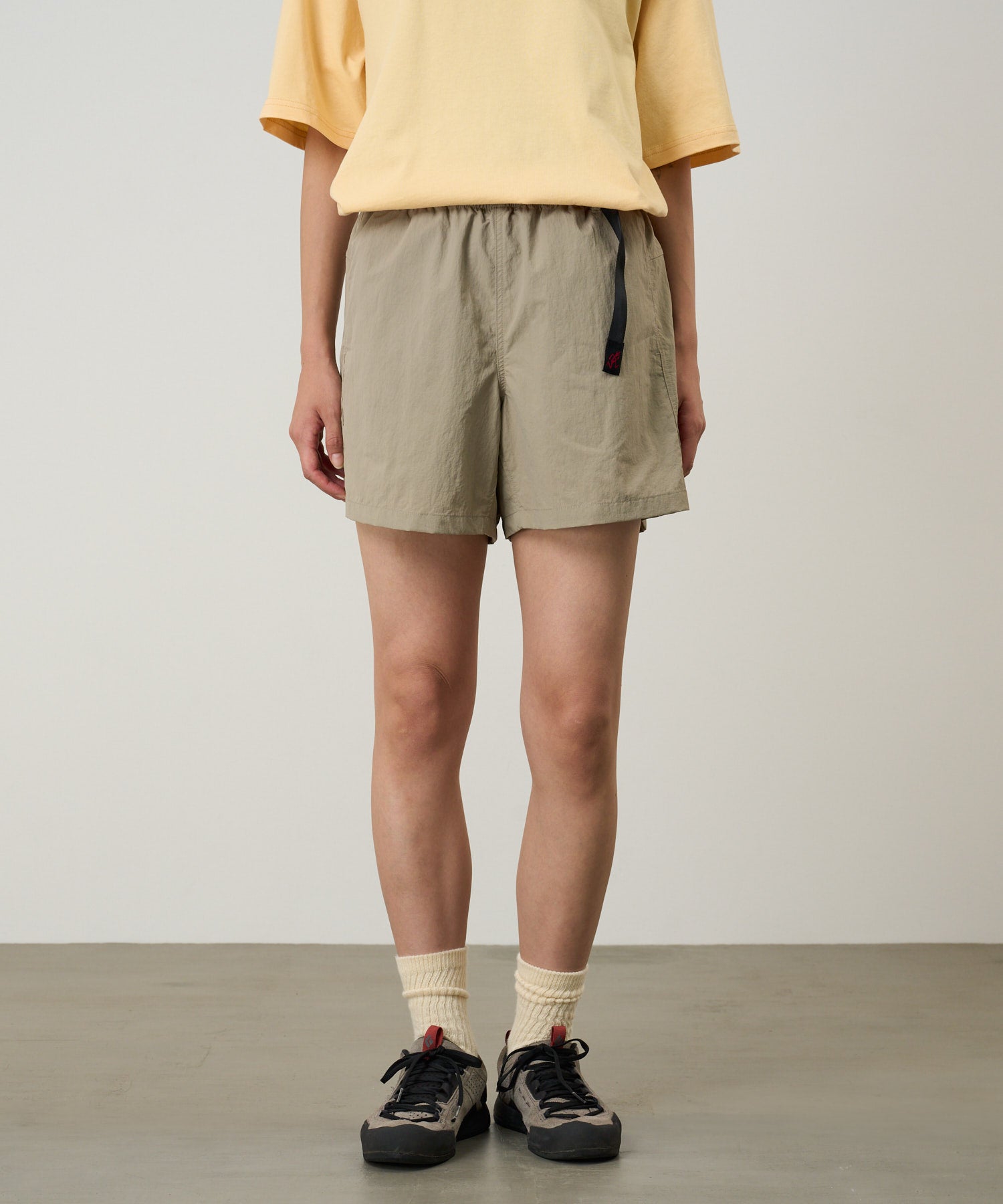 W’S NYLON ACTIVE SHORT MILK TEA