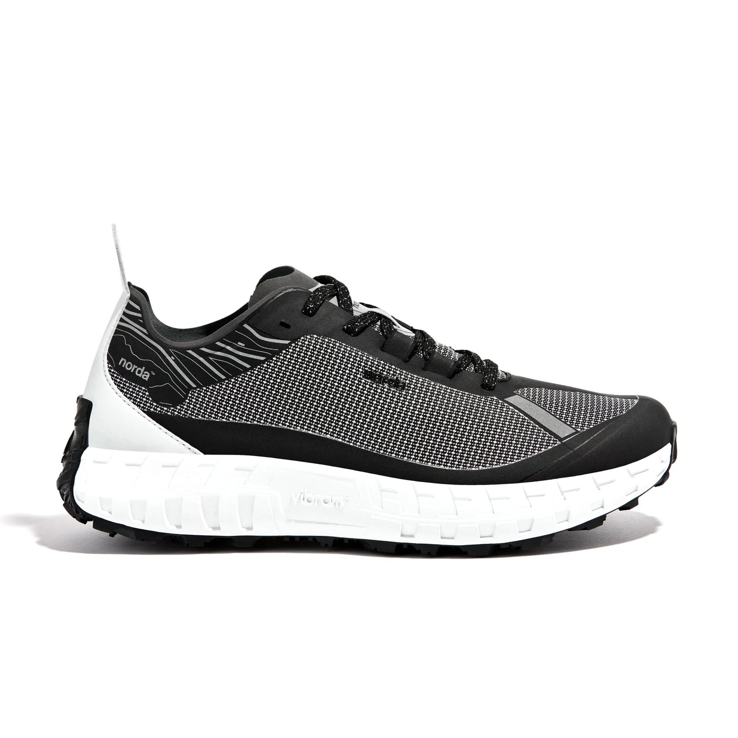 001 M CORE BLACK