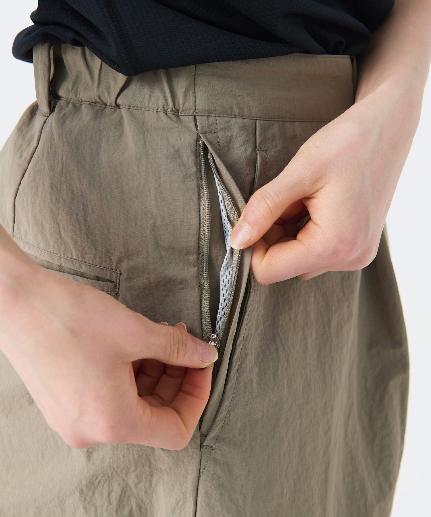 NYLON WASHER TROUSERS GREIGE