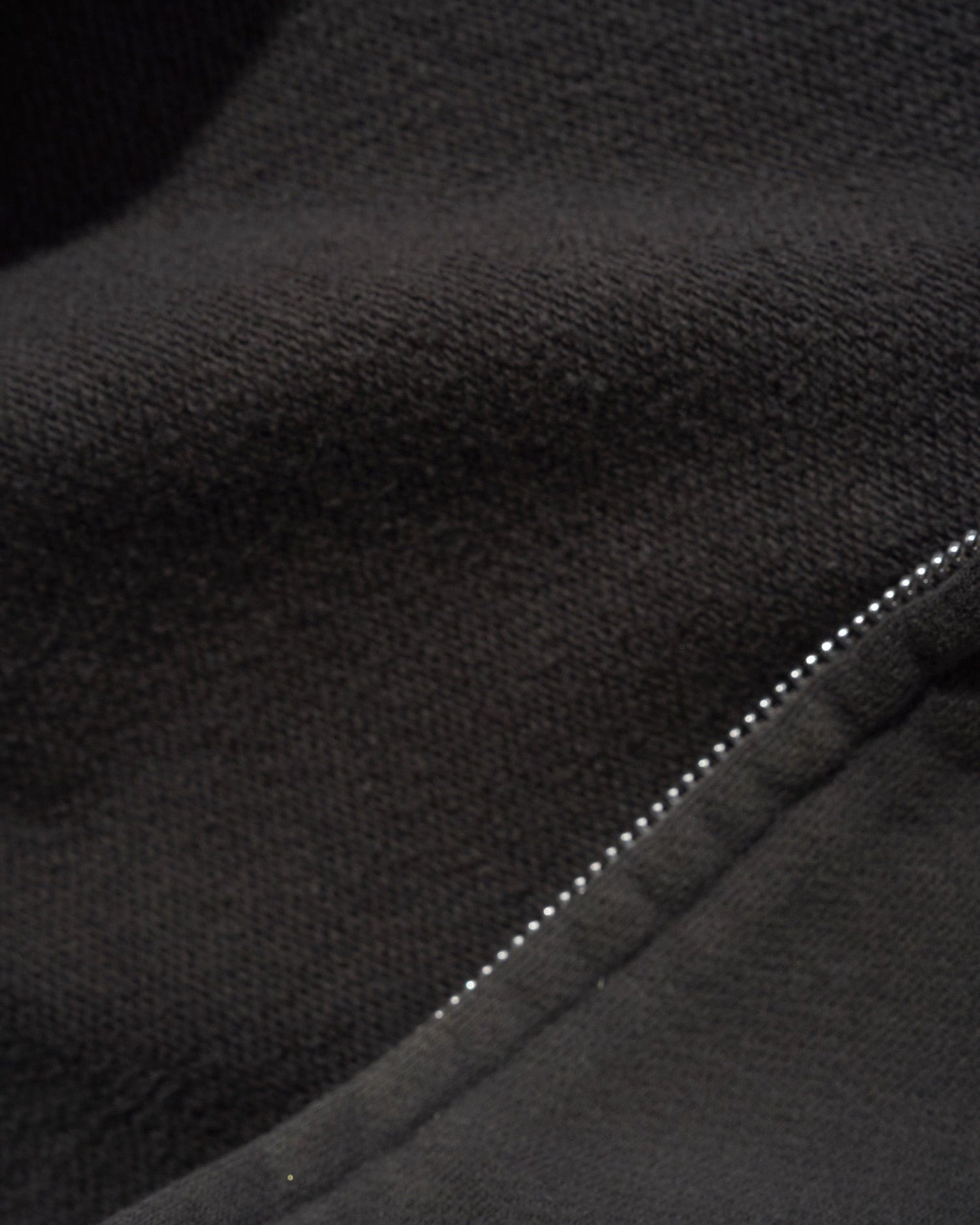 STRETCH ZIP-THRU HOOD WASHED BLACK