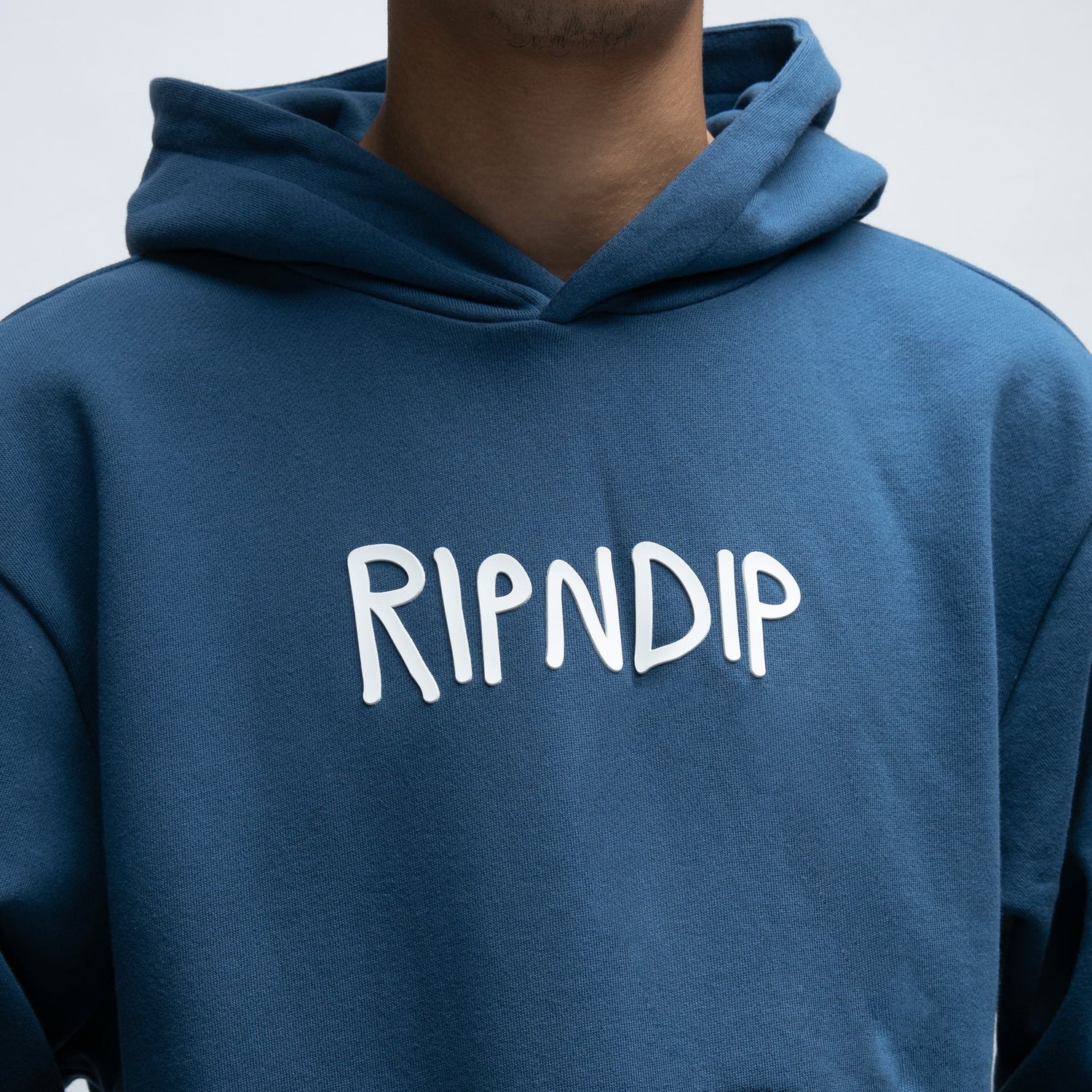 RUBBER LOGO HOODIE PACIFIC BLUE