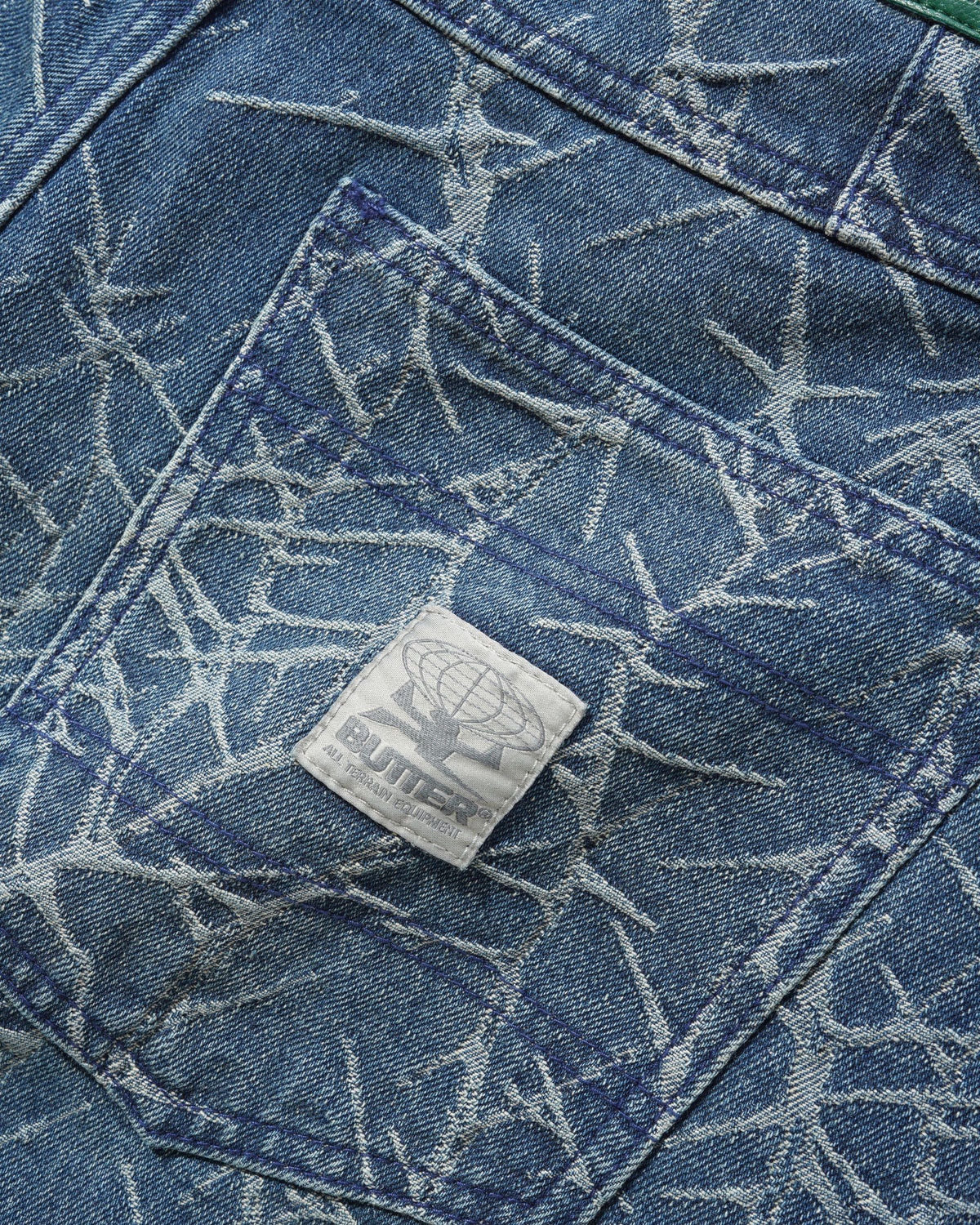 THORN CAMO WIDE CUT DENIM JEANS WASHED INDIGO
